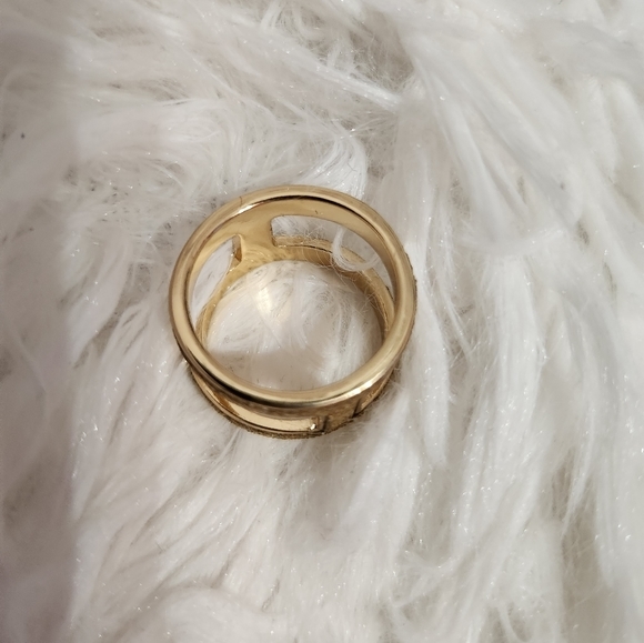 Gold ring‎ - Picture 2 of 2